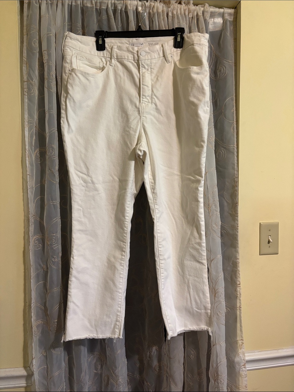 Good American White Bootcut Jeans with Raw Hem